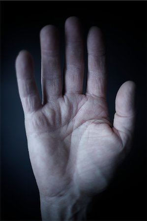desolate - Senior Person's Hand Foto de stock - Con derechos protegidos, Código: 700-03484958