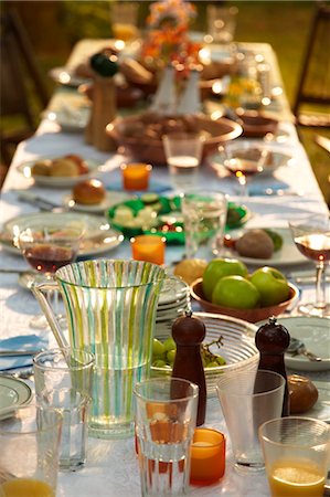 Table Set for Outdoor Dinner Party, Mississauga, Ontario, Canada Stock Photo - Rights-Managed, Code: 700-03484968
