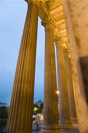 Columns at Parliament Building, Vienna, Austria Stock Photo - Rights-Managed, Code: 700-03503113