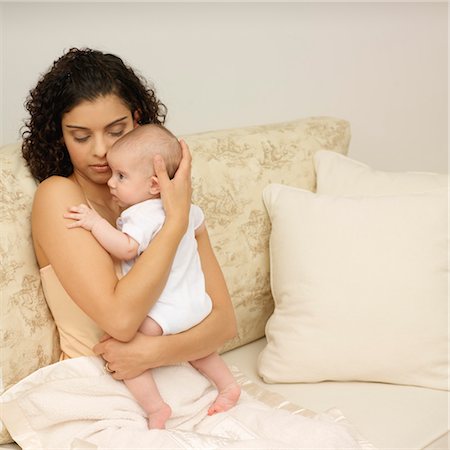 simsearch:600-03623040,k - Mother holding Baby Foto de stock - Con derechos protegidos, Código: 700-03520722