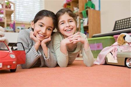simsearch:614-07768068,k - Little Girls Playing in Bedroom Stock Photo - Rights-Managed, Code: 700-03568004