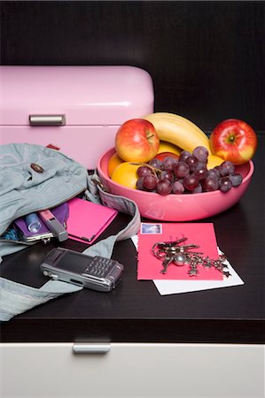 Handbag, Mail and Fruit Bowl Stock Photo - Rights-Managed, Code: 700-03622941