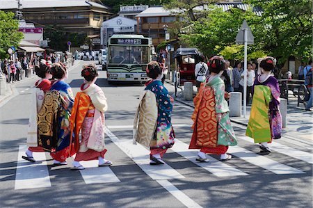 people at cross roads - Maiko Crossing Street, Arashiyama, Kyoto, Kyoto Prefecture, Kansai Region, Honshu, Japan Stock Photo - Rights-Managed, Code: 700-03638967