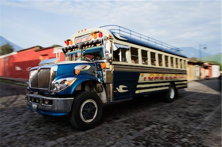 Poulet Bus, Antigua, département de Sacatepequez, Guatemala Photographie de stock - Rights-Managed, Code: 700-03638977