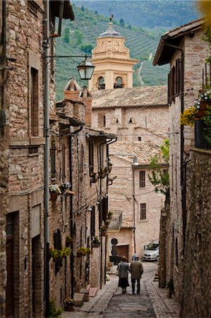 street in italian town - Cobblestone Street in Spello, Umbria, Italy Stock Photo - Rights-Managed, Code: 700-03641144