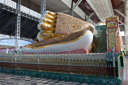 simsearch:700-03685862,k - Reclining Buddha, Mahazedi Pagoda, Bago, Myanmar Stock Photo - Rights-Managed, Code: 700-03685813