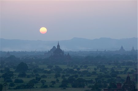 simsearch:700-03685862,k - Overview of Temples in Bagan, Mandalay Division, Myanmar Stock Photo - Rights-Managed, Code: 700-03685866