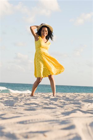 simsearch:700-03762660,k - Woman Wearing Hat and Sundress on Beach Stock Photo - Rights-Managed, Code: 700-03762707