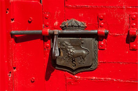 running with bulls - Detail of Gate to Bullpen, Fiesta de San Fermin, Pamplona, Navarre, Spain Stock Photo - Rights-Managed, Code: 700-03805449