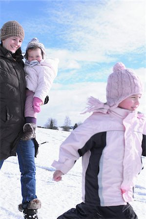 Mère et filles en plein air en hiver Photographie de stock - Rights-Managed, Code: 700-03814451