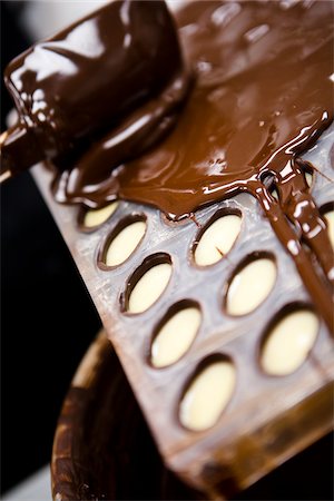 simsearch:700-06531927,k - Chef Making Chocolates Stock Photo - Rights-Managed, Code: 700-03814466