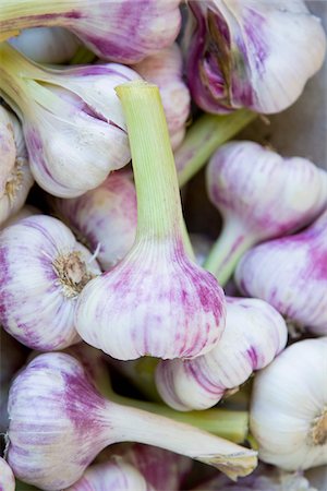 simsearch:700-06334366,k - Close-Up of Garlic Bulbs, Viktualienmarkt, Munich, Germany Stock Photo - Rights-Managed, Code: 700-03901062