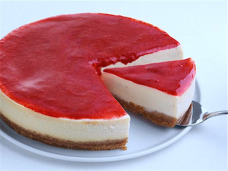 simsearch:824-07586191,k - Strawberry cheesecake Stock Photo - Rights-Managed, Code: 824-07586045