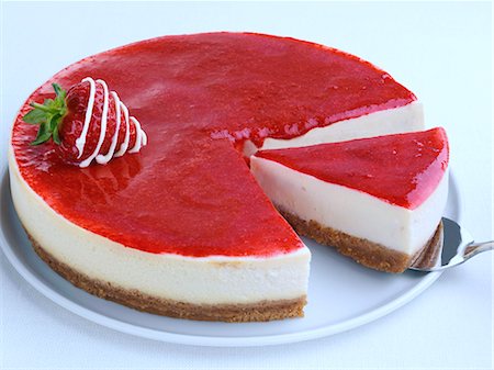 simsearch:824-07586191,k - Strawberry cheesecake Stock Photo - Rights-Managed, Code: 824-07586046