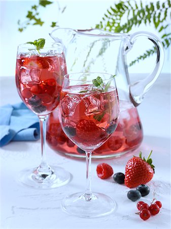 simsearch:824-07586355,k - Glasses and a jug of berry sangria Stock Photo - Rights-Managed, Code: 824-07586131