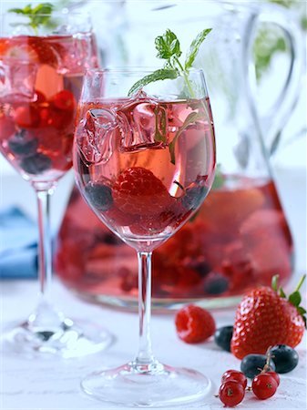 simsearch:824-07586355,k - Glasses and a jug of berry sangria Stock Photo - Rights-Managed, Code: 824-07586132