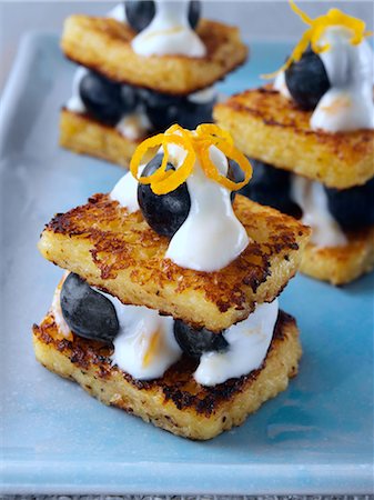 simsearch:824-07586191,k - Baby French toast with creamy blueberry stuffing Stock Photo - Rights-Managed, Code: 824-07586272