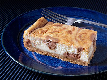 simsearch:824-07586191,k - Peanut butter chocolate cheesecake slice Stock Photo - Rights-Managed, Code: 824-07586405