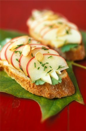 simsearch:825-05814612,k - Ewe's cheese,apple and almond open sandwich Stock Photo - Rights-Managed, Code: 825-05811616