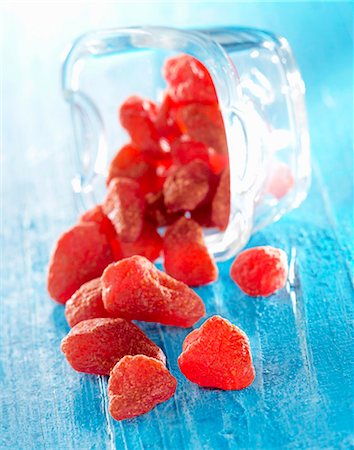 dehydrated - dehydrated strawberry Stock Photo - Rights-Managed, Code: 825-05811723
