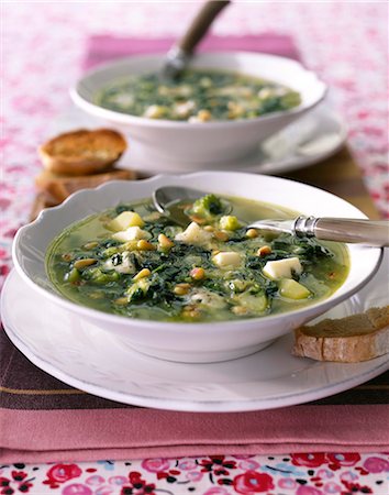 simsearch:825-05814612,k - Broccoli soup Stock Photo - Rights-Managed, Code: 825-05812549