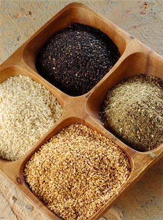 simsearch:825-07076761,k - White,golden,black and Zahtar sesame seeds Stock Photo - Rights-Managed, Code: 825-05835869