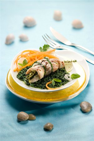 simsearch:825-03627010,k - Rolled cod with herbs and creamy spinach without gluten Stock Photo - Rights-Managed, Code: 825-05835921