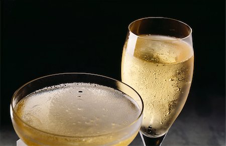 simsearch:825-05985931,k - champagne Stock Photo - Rights-Managed, Code: 825-05985061