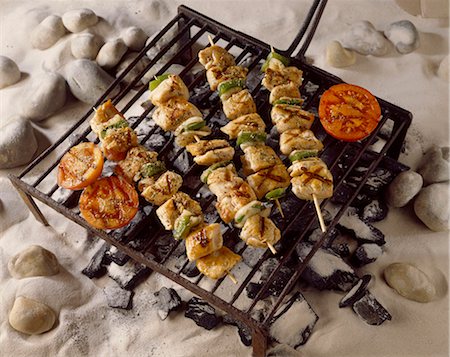 simsearch:825-05985428,k - Poultry barbecue kebabs on rack Stock Photo - Rights-Managed, Code: 825-05985309