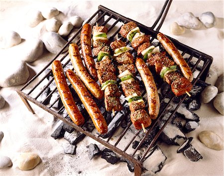 simsearch:825-06316883,k - Grilled kebabs and sausages on rack Stock Photo - Rights-Managed, Code: 825-05985320