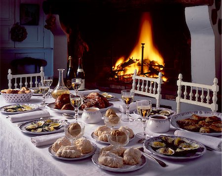 seafood dinners - celebration meal - oysters with citrus fruit, roast pheasant, chicory in beer and meringues Stock Photo - Rights-Managed, Code: 825-05985543