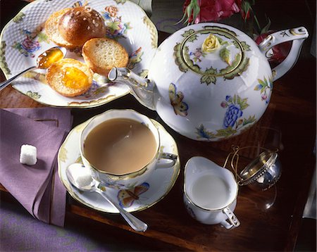 English-style tea with milk Stock Photo - Rights-Managed, Code: 825-05986087