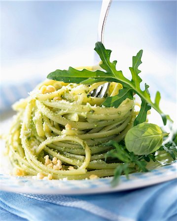 simsearch:825-07522085,k - Linguine with pesto and basil Stock Photo - Rights-Managed, Code: 825-05986846