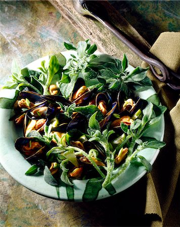 simsearch:825-07649320,k - Mussel and ice plant salad Stock Photo - Rights-Managed, Code: 825-05987083