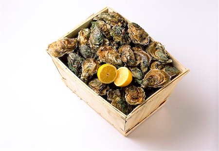 simsearch:825-05812193,k - Hamper of oysters Stock Photo - Rights-Managed, Code: 825-05987170