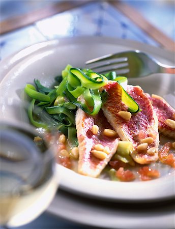 simsearch:825-03627010,k - Red mullet and tagliatelle courgette salad Stock Photo - Rights-Managed, Code: 825-05987301