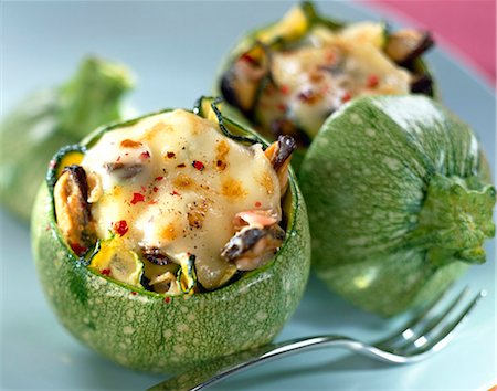 simsearch:825-07649320,k - Zucchinis stuffed with mussels and vegetables Stock Photo - Rights-Managed, Code: 825-05987436