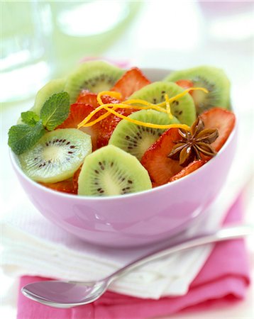 salad bowl - kiwi, strawberry, mint and star anise salad Stock Photo - Rights-Managed, Code: 825-05987560