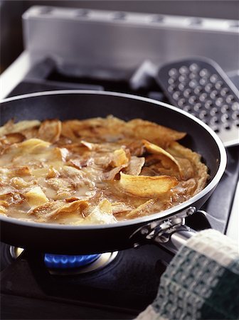 Omelette with potatoes Stock Photo - Rights-Managed, Code: 825-05988578