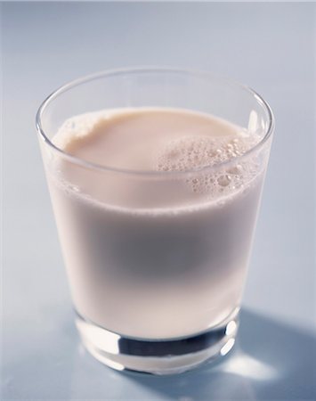 simsearch:825-03628865,k - Glass of milk Stock Photo - Rights-Managed, Code: 825-05988720