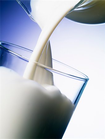 simsearch:825-03628865,k - Milk pouring into glass Stock Photo - Rights-Managed, Code: 825-05989231