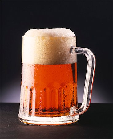 simsearch:825-03628865,k - Red beer Stock Photo - Rights-Managed, Code: 825-05989233