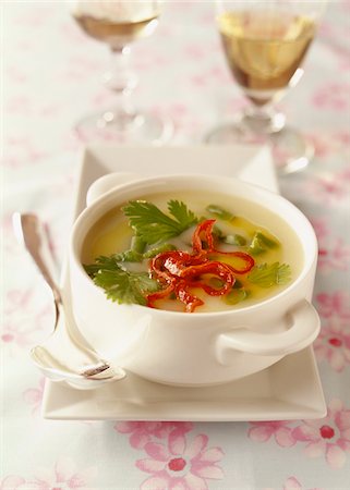 simsearch:825-02302497,k - Thai soup with coconut milk, coriander and poultry Stock Photo - Rights-Managed, Code: 825-05989373