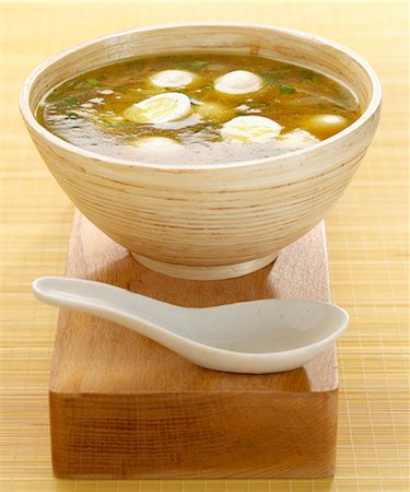 simsearch:825-05990354,k - pigeon egg soup Stock Photo - Rights-Managed, Code: 825-05990359