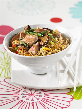 simsearch:825-05990354,k - sauteed noodles with veal Stock Photo - Rights-Managed, Code: 825-05990768