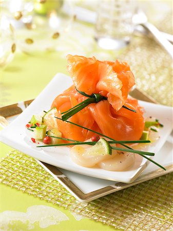 Salmon purse filled with scallop tartare Stock Photo - Rights-Managed, Code: 825-06046022