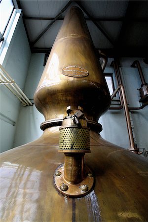 Craighouse distillery in the Isle of Jura in Scotland Foto de stock - Con derechos protegidos, Código: 825-06046965