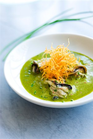 simsearch:825-07649320,k - Cream of sorrel soup with oysters and watercress Stock Photo - Rights-Managed, Code: 825-06047212