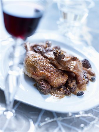 Guinea-fowl and quail fricassée with morels Stock Photo - Rights-Managed, Code: 825-06049048