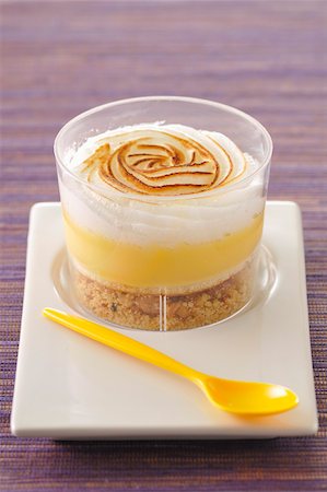 single lemon - Lemon meringue pudding Stock Photo - Rights-Managed, Code: 825-06049129